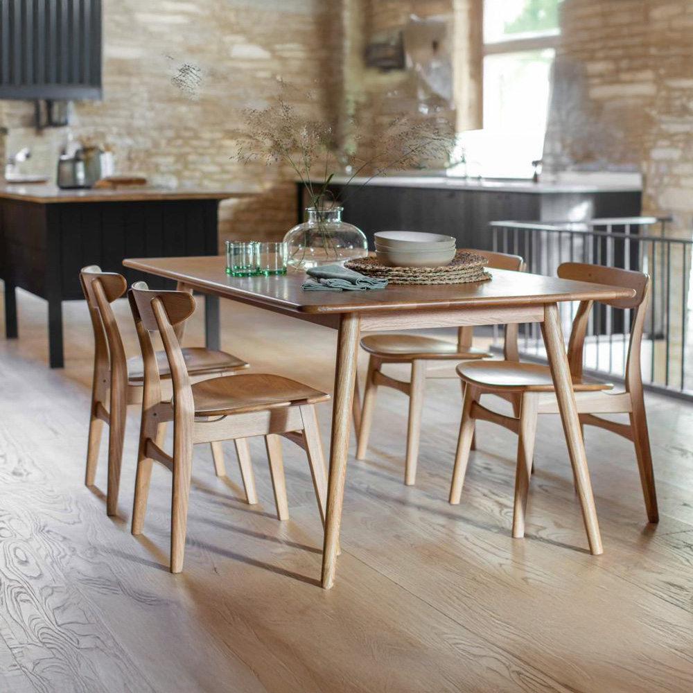 DIFFERENCE BETWEEN SOLID OAK, OAK VENEER, AND OAK EFFECT